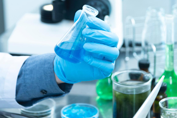 智能試劑柜助力解決實驗室化學(xué)品儲存及信息化管理難題